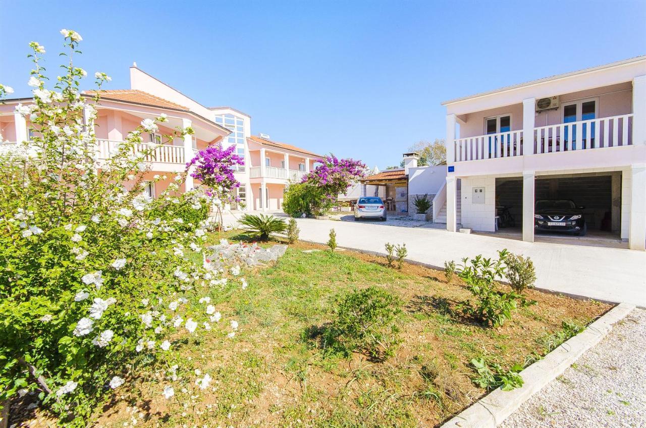 Apartments Hrgovic روغوزنيكا المظهر الخارجي الصورة