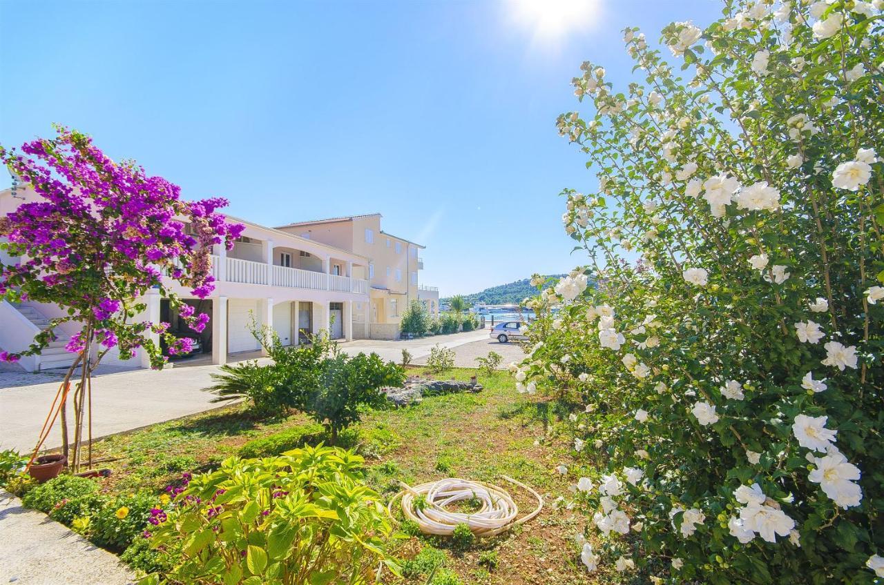 Apartments Hrgovic روغوزنيكا المظهر الخارجي الصورة