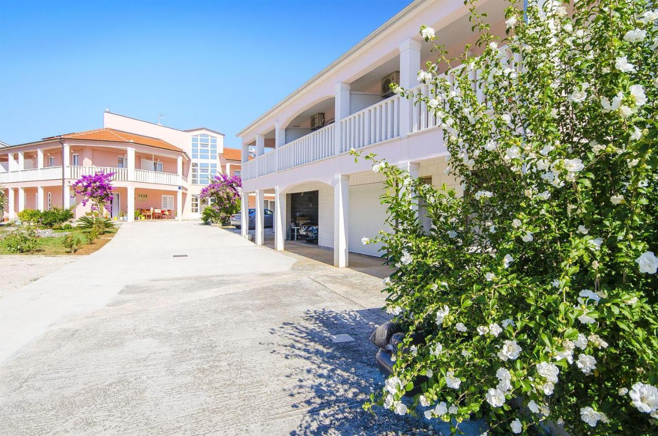 Apartments Hrgovic روغوزنيكا المظهر الخارجي الصورة